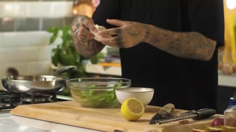 SANDUÍCHE DE FRANGO A MILANESA!