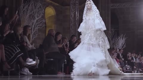 grand wedding catwalk display