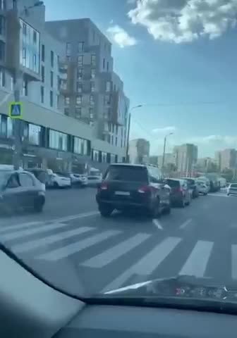 Ranní fronty na pohonné hmoty v Dněpropetrovsku