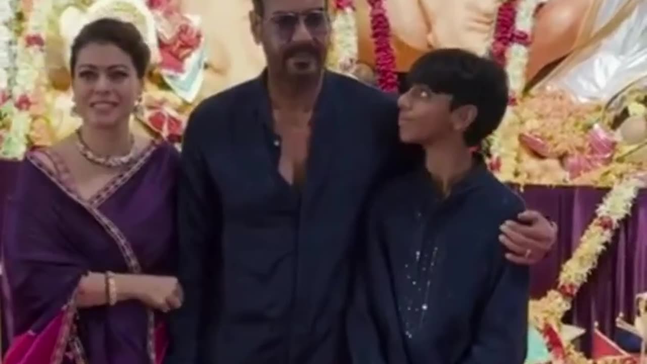 Ajay Devgn Wife Kajol & son Yug at Durga Puja Pandal in Mumbai #ajaydevgn #short