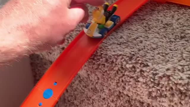 Hot Wheels Track Builder Booster Jump With Yellow Yoshi