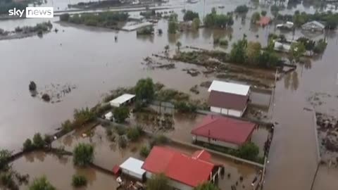 Floods in Europe: Woman rescued by helicopter