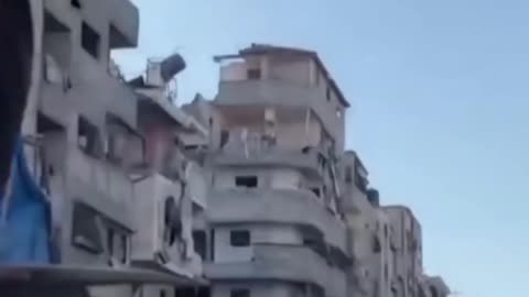 The first moments of the occupation bombing a house in Sheikh Radwan