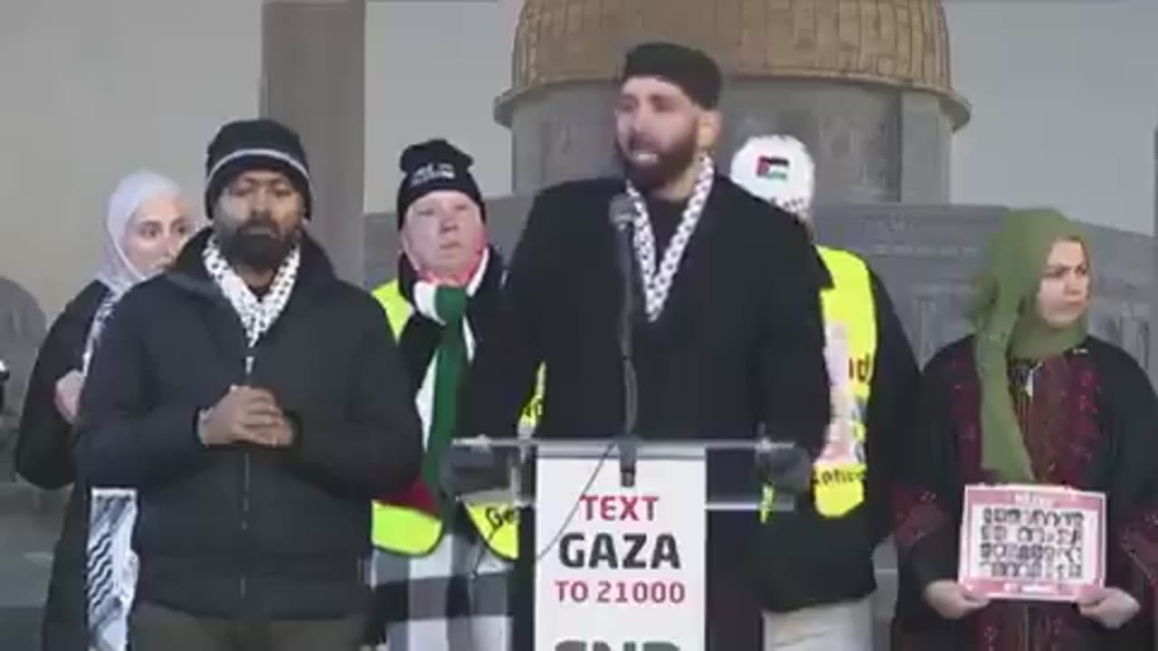 American Recongnised Muslim Scholar Speech to a Protest in Wristwatch