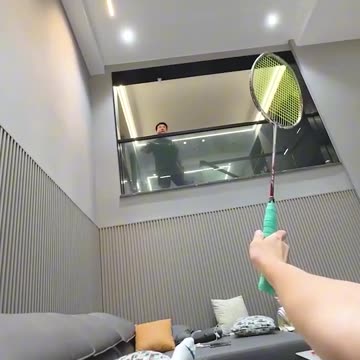 That's one way to play shuttle! #Trending #Viral #Famous #USA #Canada #Germany