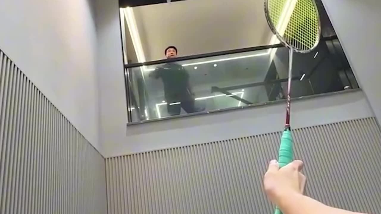 That's one way to play shuttle! #Trending #Viral #Famous #USA #Canada #Germany