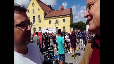 Riksdagsledamot (S) angriper journalist i Almedalen