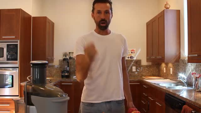 GET ENERGIZED WITH THE DAILY JUICING HABIT - May 10th 2014