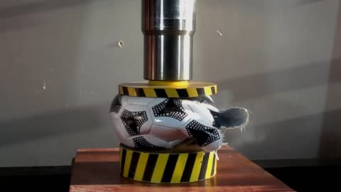 HYDRAULIC PRESS VS SOCCER BALL