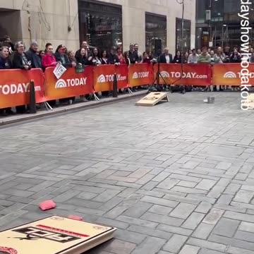 o: 'And she's in heels!' Today legend Hoda Kotb sends the crowd wild