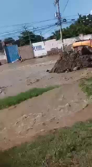 Tubo de acueducto en Ceballos se rompe