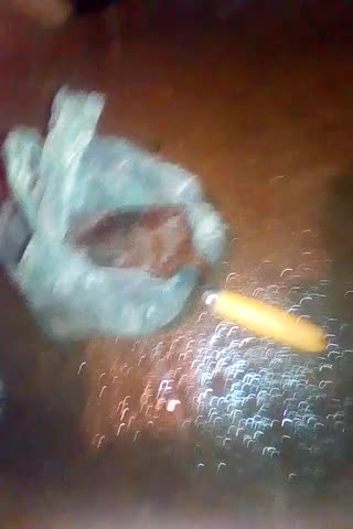 buraco na parede saindo agua 2