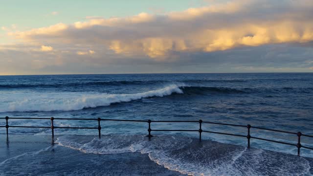 Can you hear the sound of the waves?