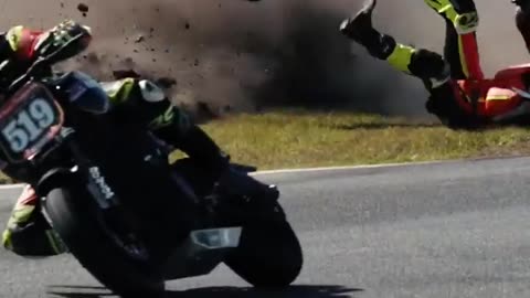 😱HUGE #Motorcycle CRASH AT DAYTONA INTERNATIONAL RACEWAY! #shorts