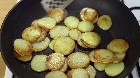 Eggs and potatoes! Simple and delicious breakfast!