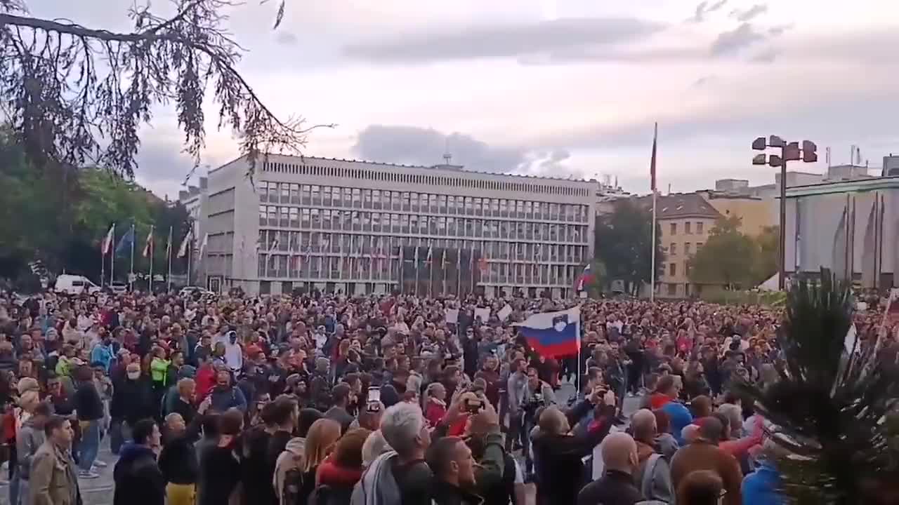 MY SLOVENIAN PATRIOTOS KNOW WHAT TIME IT IS!!! ŽIVELA SLOBODA!!!