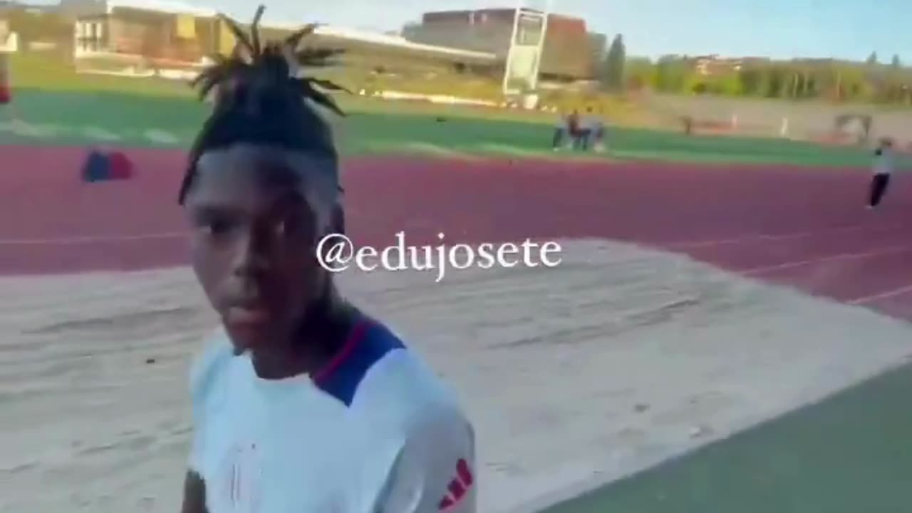 Nico Williams da una respuesta clara a la invitación de un fan al Real Madrid