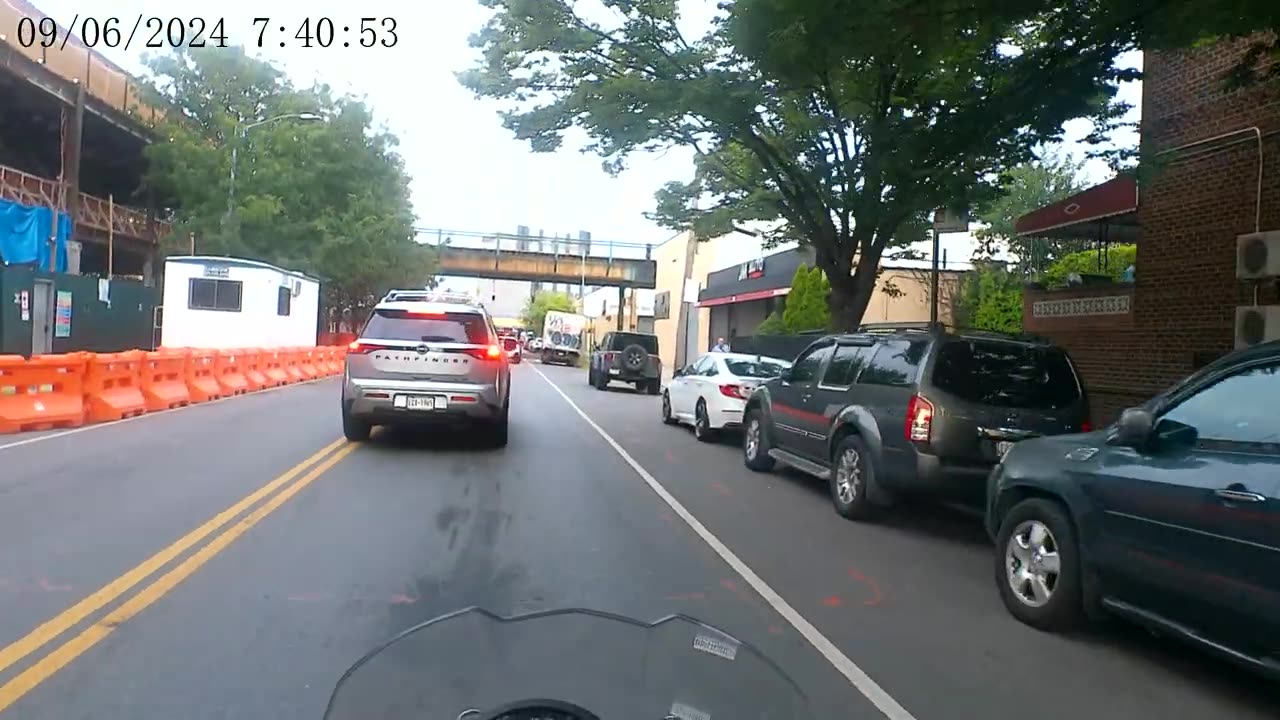 Cut off by Nissan driver, no turn signal