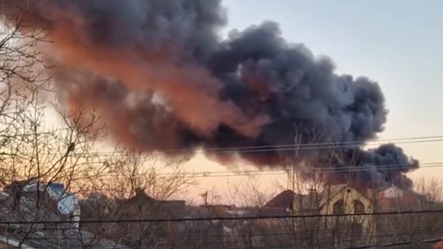 In one of the districts of #Kyiv, a strong fire.