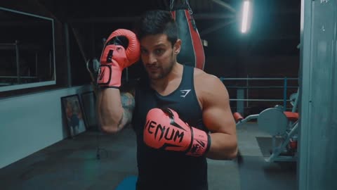 Build MUSCLE - SPEED - POWER | Heavy Bag Combos