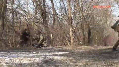 Ukrainian Combatants with noteable weapons in #Kyiv Oblast.