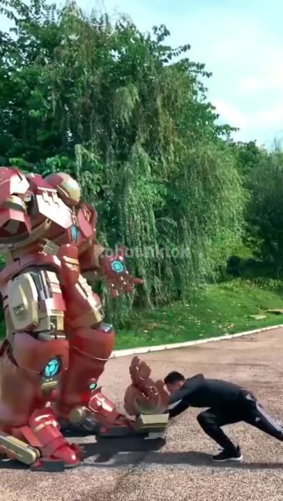 douyin Chinese iron man vs Hulkbuster