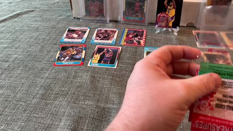 Universal Treasures Basketball Hot Case Search for Michael Jordan Rookie part 3
