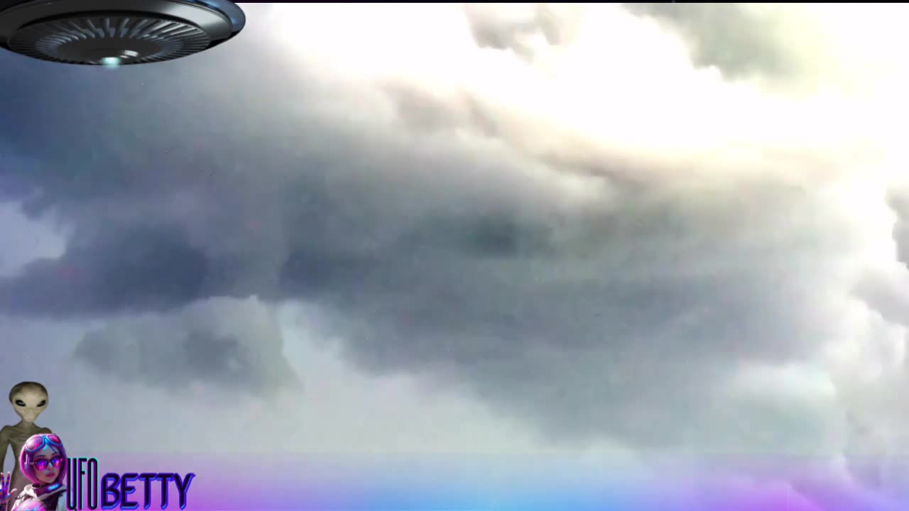 RARE 2020 Video of Tic-Tac UFO Maneuvering - Hungary