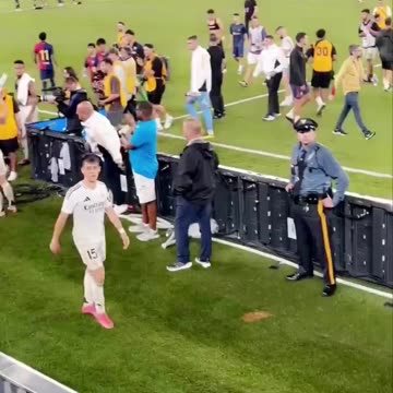 Arda Güler con los aficionados 😍🤍