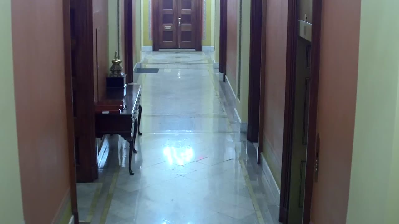 0263USCH02H227Hallway_2021-01-05_23h00min01s303ms.mp4
