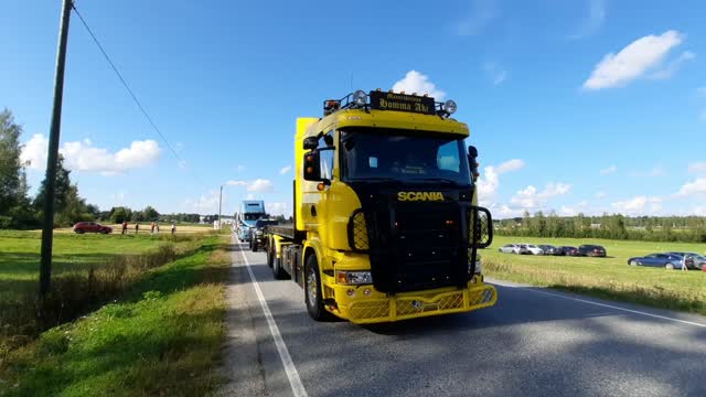 Truck Convoy arrives to Power truck show 2021