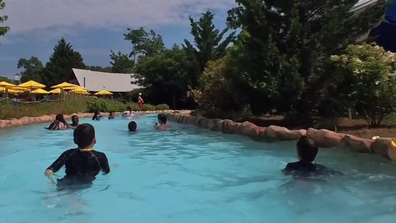 The Lazy River at Six Flags Hurricane Harbor - Baiana - Barbatques