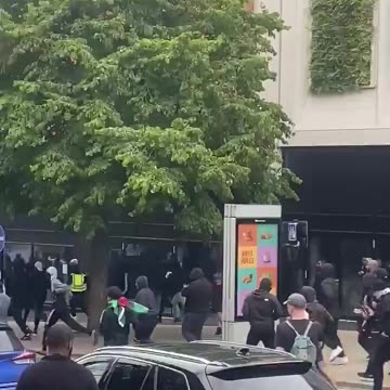 🚨🇬🇧 Sheffield, UK Tonight Riots are developing