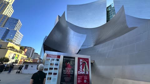 Gustavo Dudamel: John Williams - Olympic Fanfare and Theme (Walt Disney Concert Hall Gala, 2014)