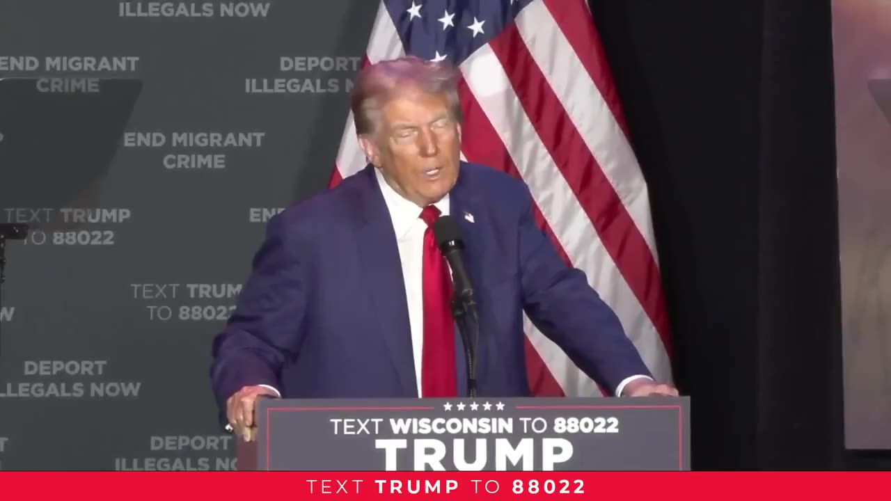 Crowd Goes Wild as Trump Hilariously Takes Down Harris With Killer Line