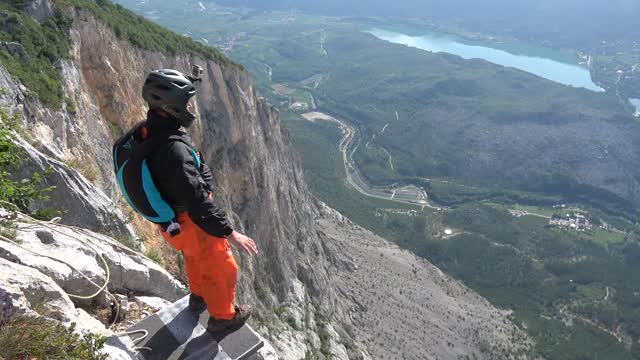 Ramsey Hamady - Brento base jump, with Phoenix Fly suit