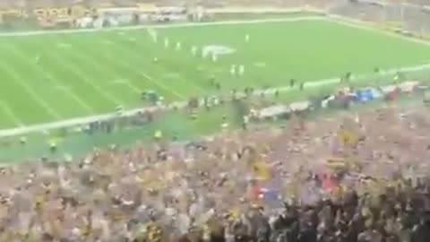 MASSIVE Steelers Crowd chants USA for Trump