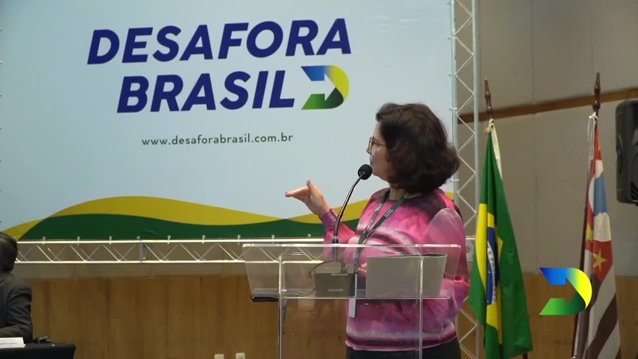 Desafora Brasil- palestra Dra Maria Emilia Gadelha Serra