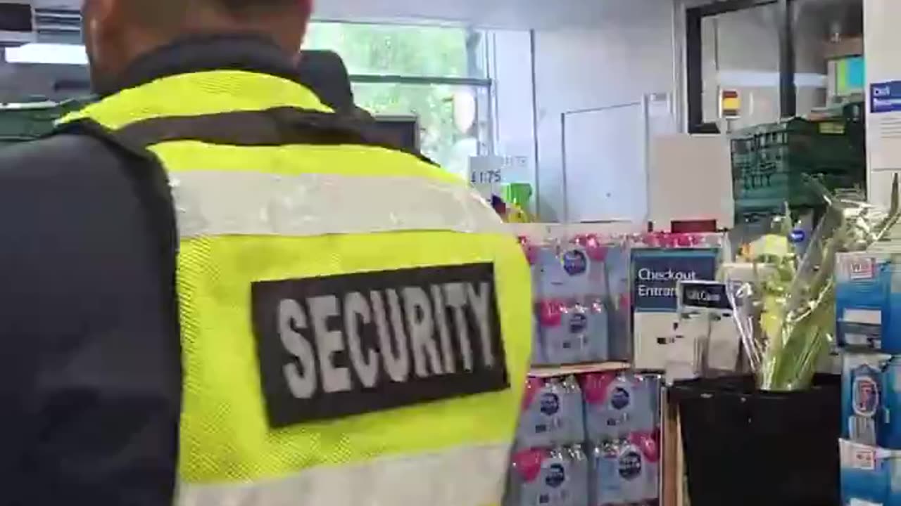 Robbery in Tesco Express Wanstead