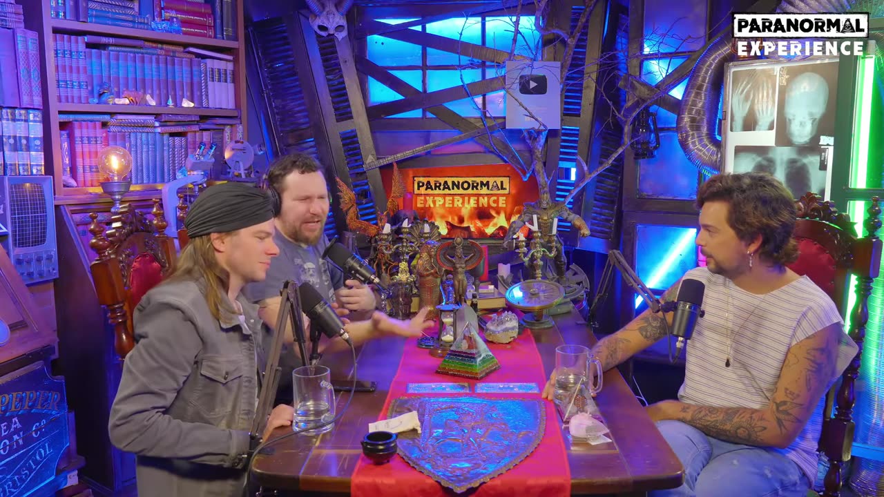 BIRRA DO FELIPE NETO COM A ASTROLOGIA! - VÍTOR DICASTRO