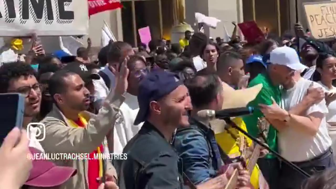“A MASSIVE Christian worship service broke-out in Paris …”