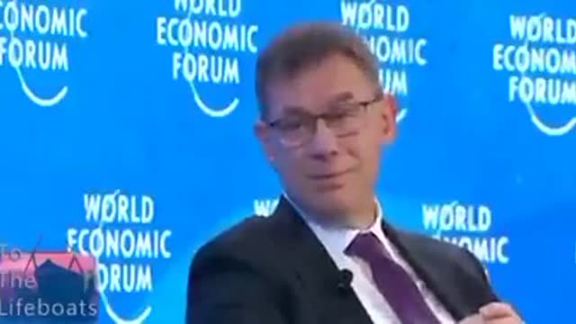 „Pfizer“ generalinis direktorius „iki 2023 m. pasaulio gyventojų skaičių sumažinsime 50 proc.