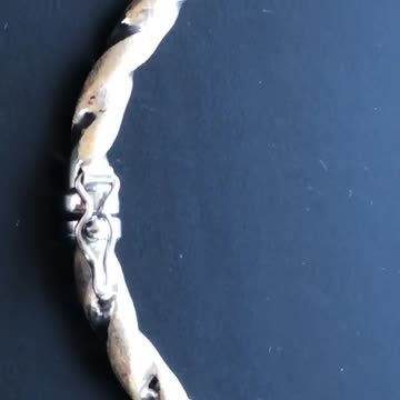 Beautiful bangle for ladies