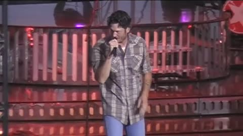 Blake Shelton - Idaho State Fair 2009 - Tight Fitting Jeans