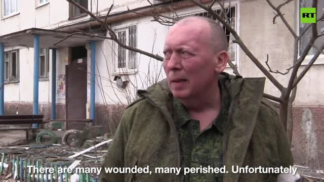 I residenti del Donbass descrivono la vita sotto costanti bombardamenti,I residenti di Rubezhnoye, una piccola città di Lugansk, hanno descritto com'è la vita in città, ora costantemente sotto una raffica di fuoco di artiglieria.