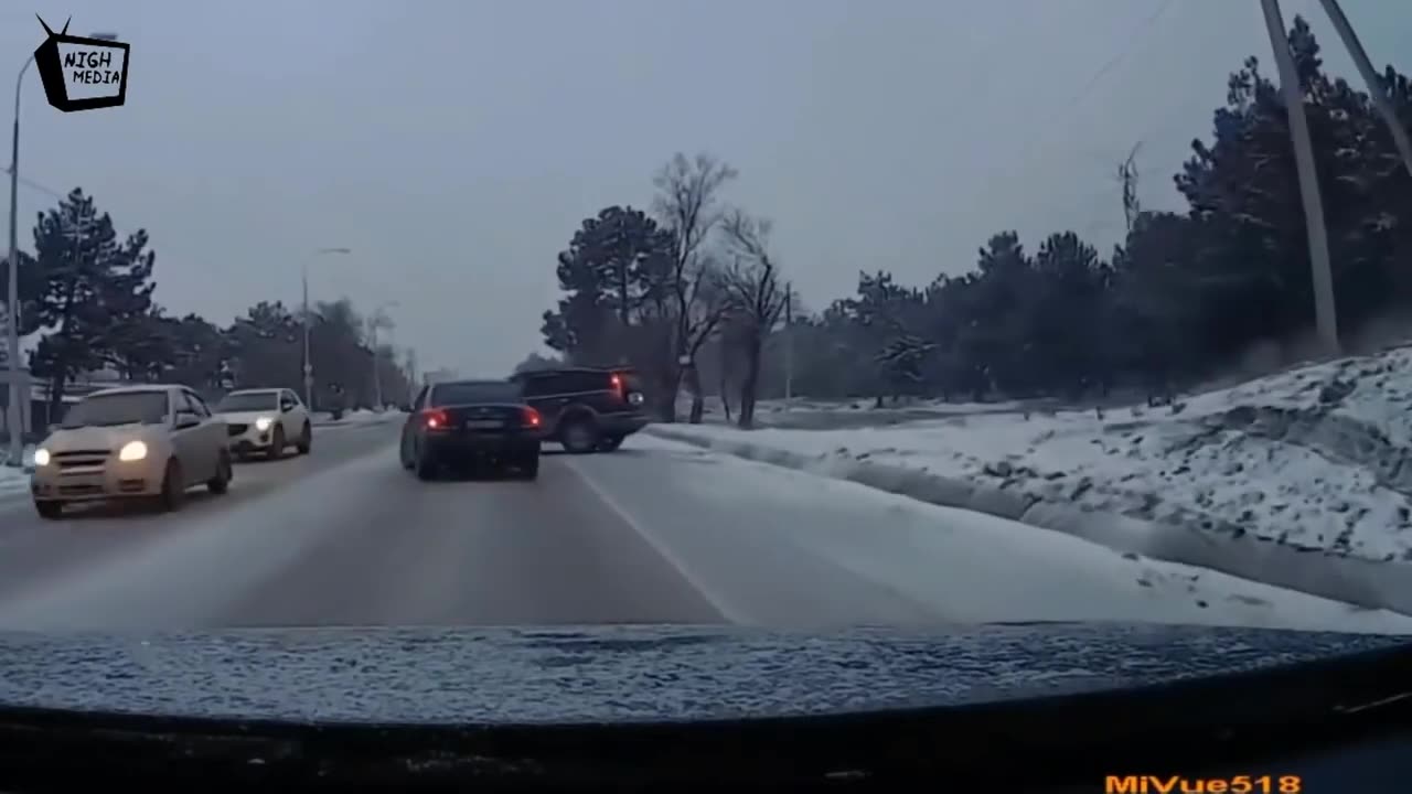 SNOW DRIVING FAILS WINTER CAR CRASH COMPILATION 2021 #50 - dash cam