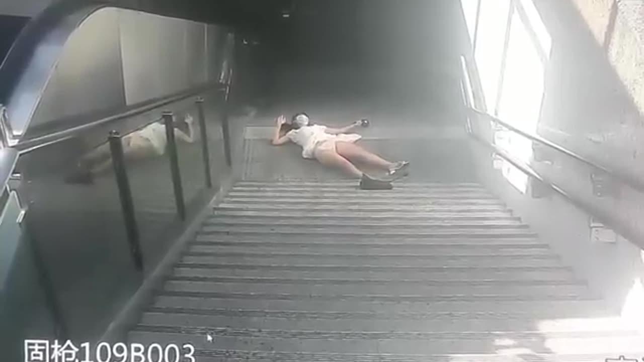 #shorts! Don't look at your phone going downstairs ! !