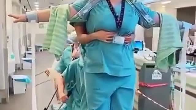 NURSES PERFORM TITANIC ON DUTY.mp4