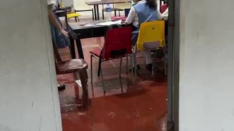 Filtraciones de agua en el colegio Inem