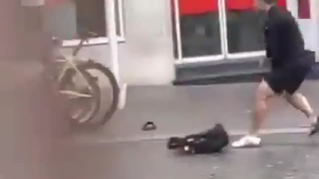 Germany: Islamic Terror Attack - Somali Migrant Screaming 'Allahu Akbar' Kills 3, Injures 5